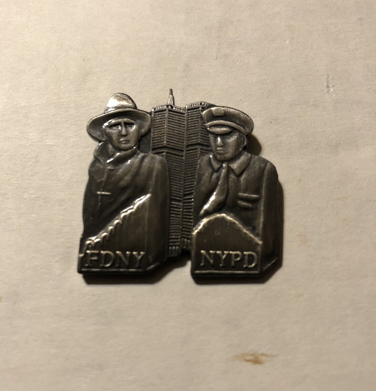Twin Towers 9-11 NYPD FDNY Commemorative USA Lapel Hat Pin