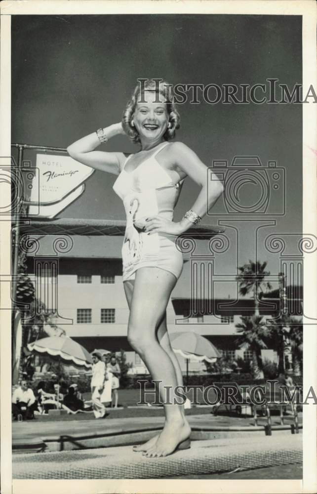 1948 Press Photo Ice Skating Star Sonja Henie In Swimsuit In Las Vegas, Nevada