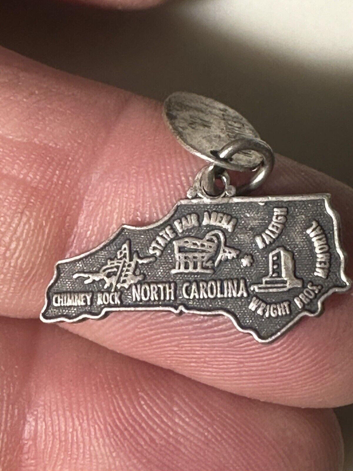  Vtg North Carolina State Shape Tourist Travel Silver Tone Lapel Pin Hat Pin