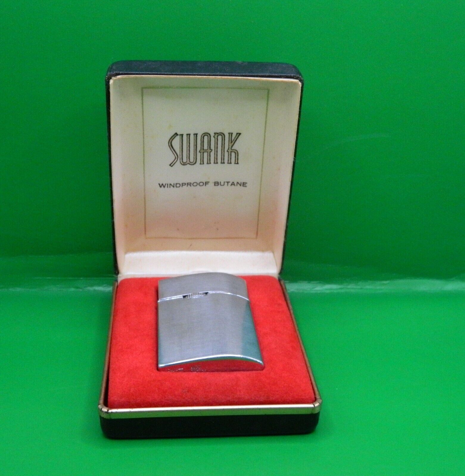 Vintage Swank Windproof Butane Flip-Top Lighter Made In Japan With Box. RARE