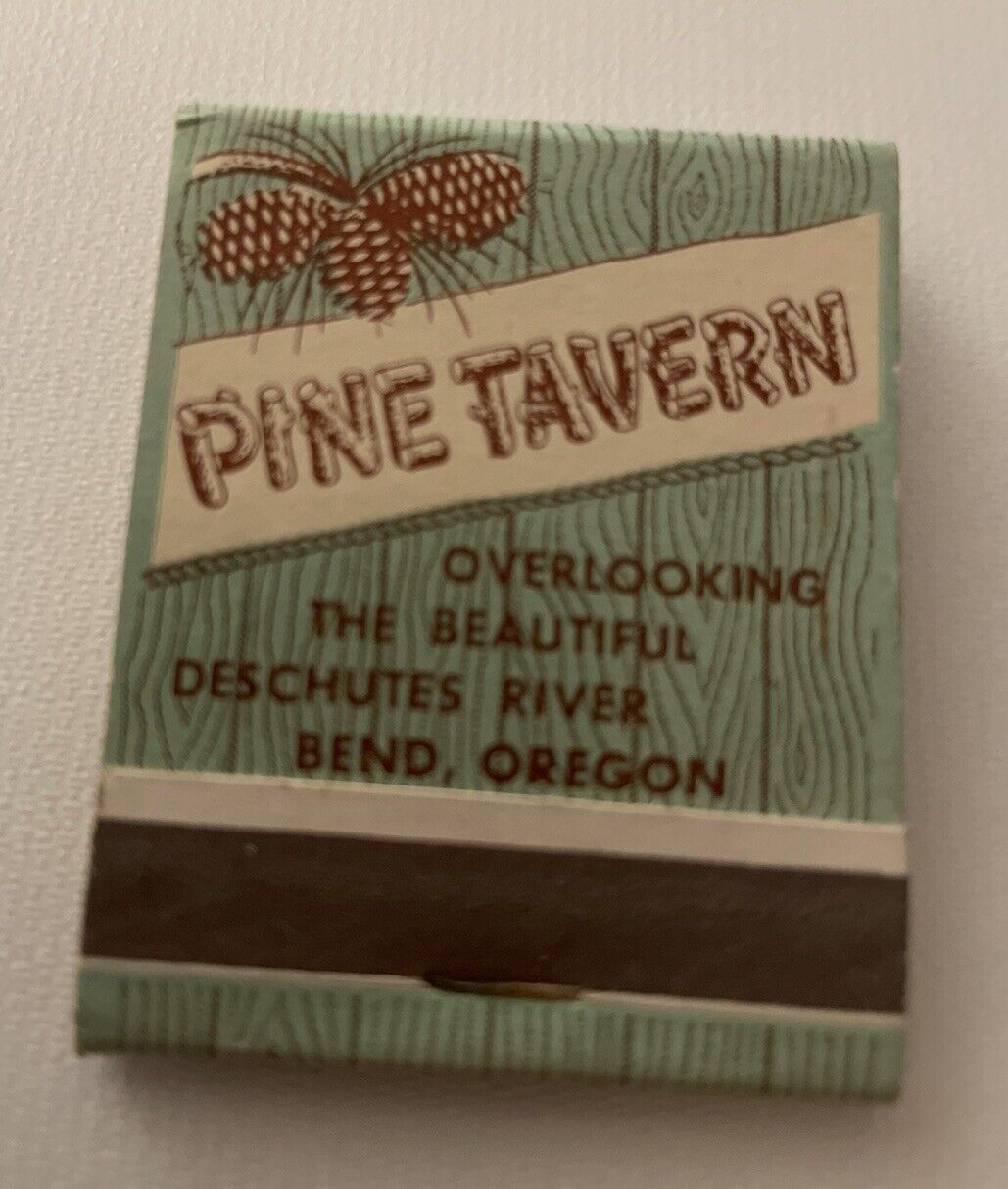 Vintage  1950’s Pine Tavern Restaurant Bend OR Matchbook Full Unstruck