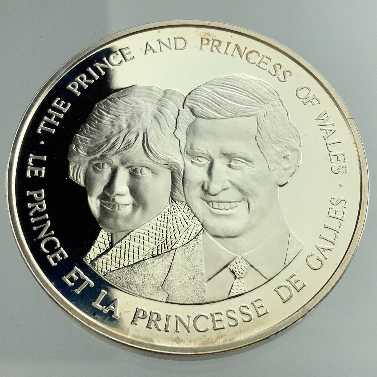 Prince and Princess of Wales Charles Diana June 1983 Canada Silver Medal B588