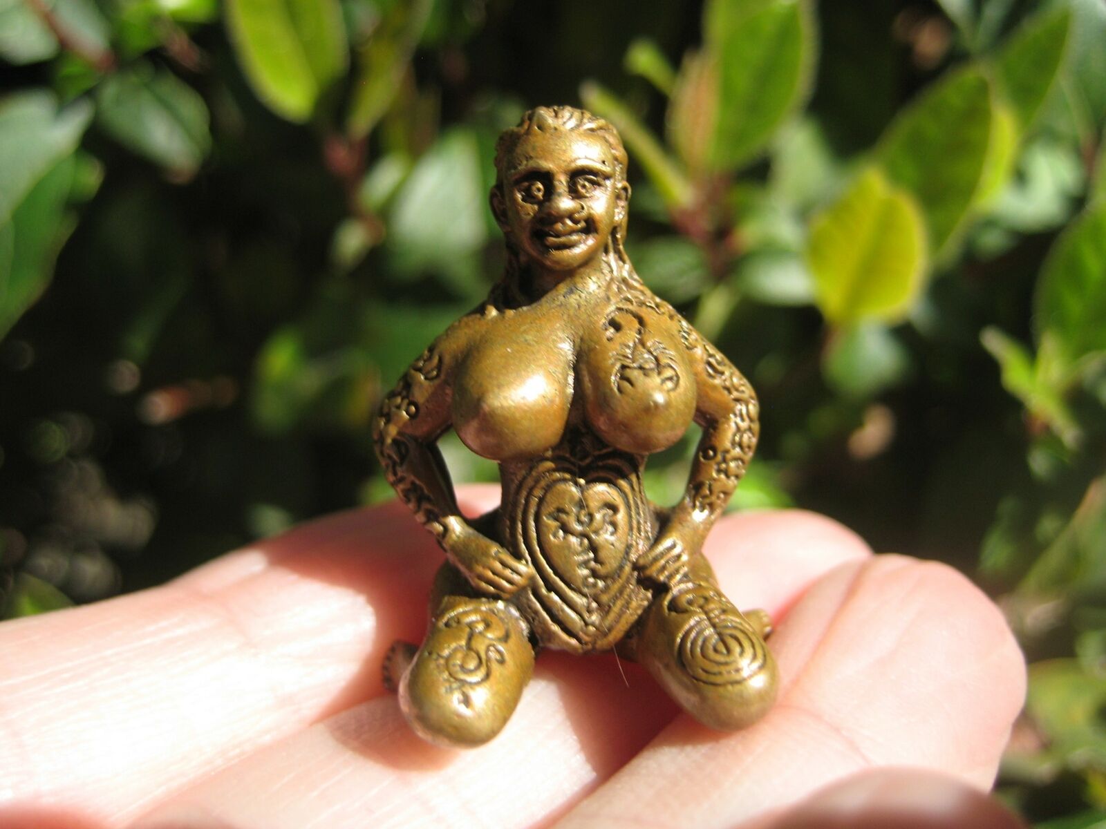Brass Nude Lady Sitting Amulet Thailand Good luck charm Buddhist Blessing A486