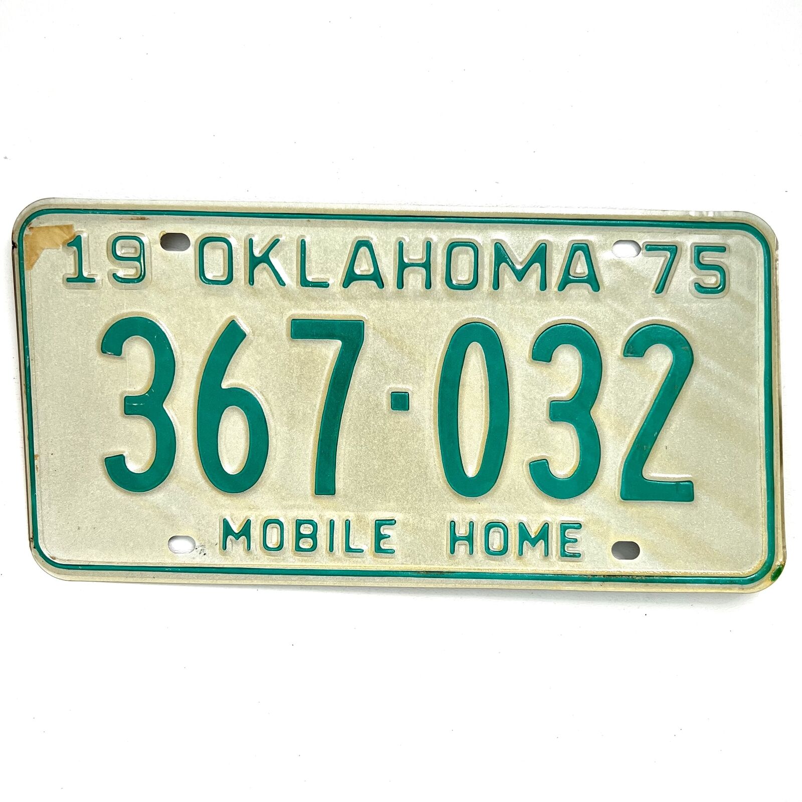 1975 United States Oklahoma Base Mobile Home License Plate 367-032