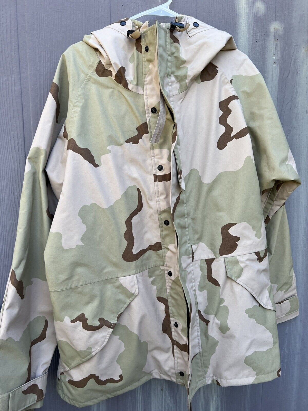 US Army Military Parka Jacket USGI ECWC Desert Camouflage Gore Tex LARGE