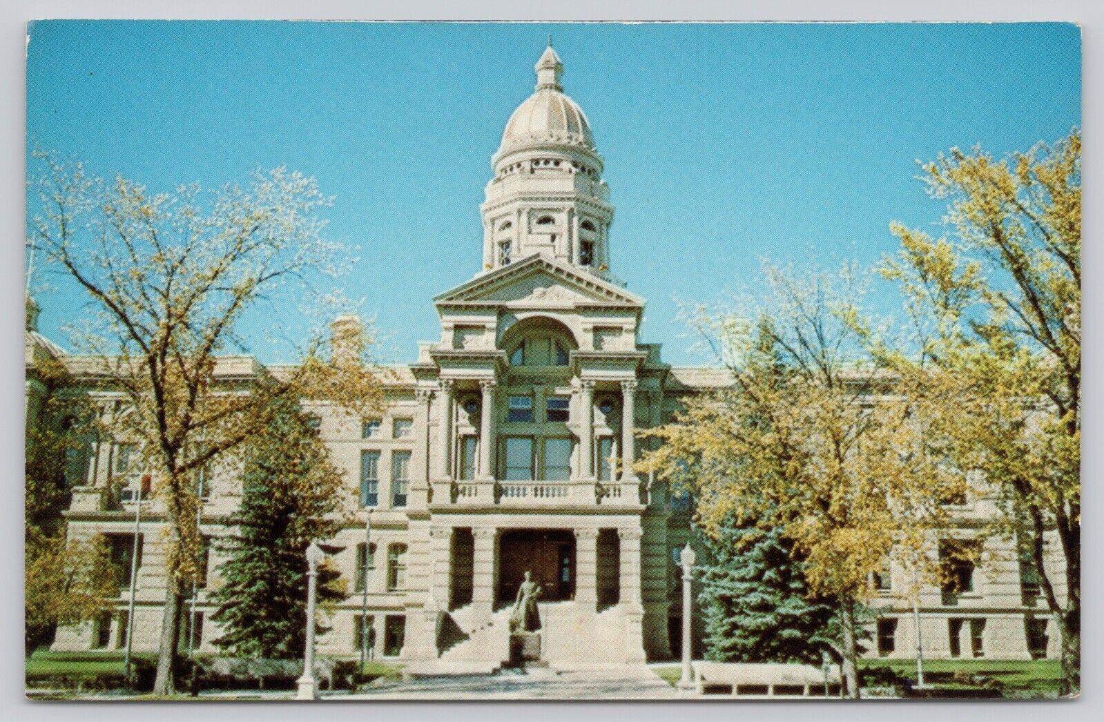Postcard Cheyenne WY-Wyoming State Capital Building Government Offices UNP *a4