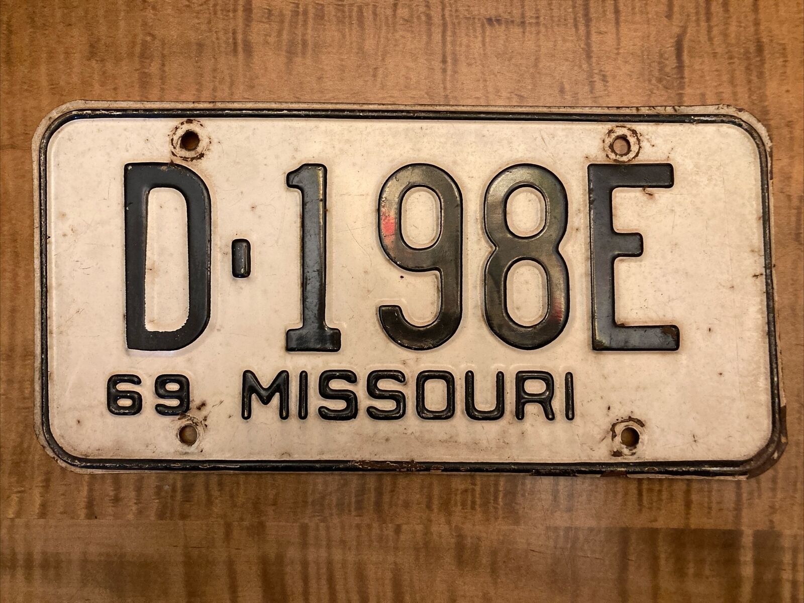 1969 Vintage Missouri License Plate D-198E