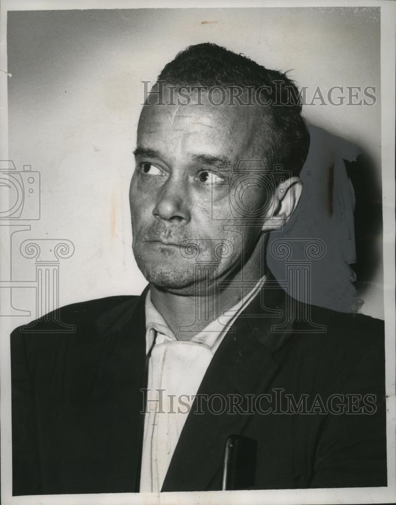 1955 Press Photo Robert Shaeffer Surrendered - neo24716