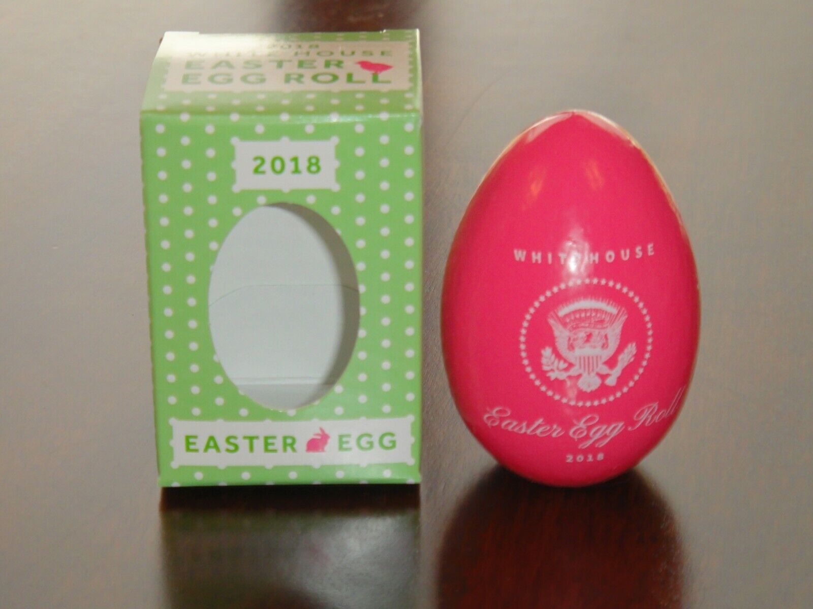 2018 WHITE HOUSE EASTER EGG WOOD Pink NEW with BOX DONALD & MELANIA TRUMP 