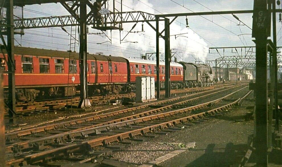 CREWE STATION 1963 DUCHESS OF BUCCLEUCH LOCO EUSTON TRAIN  MOUNTED RAILWAY IMAGE