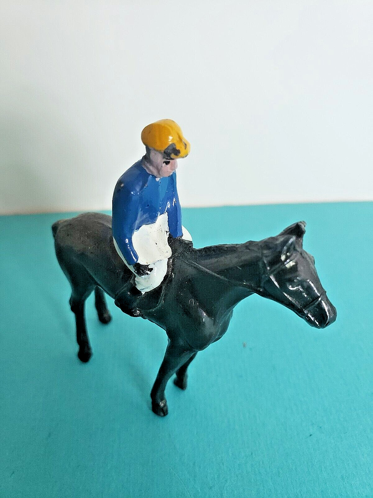 VINTAGE COLD PAINTED BRONZE MINIATURE JOCKEY ON HIS HORSE FIGURINE