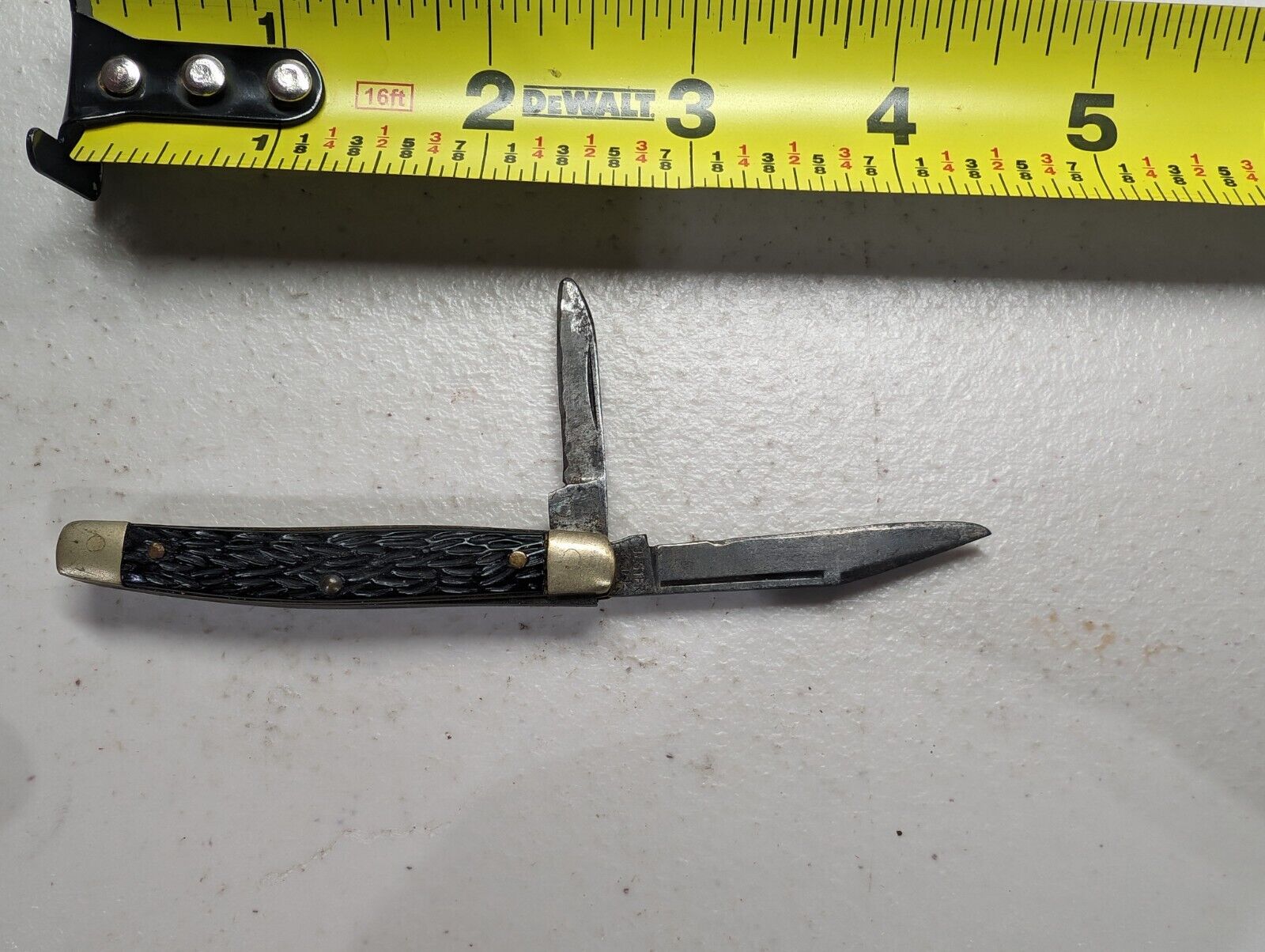Vintage Ulster USA Two Blade Serpentine Peanut Pocket Knife 