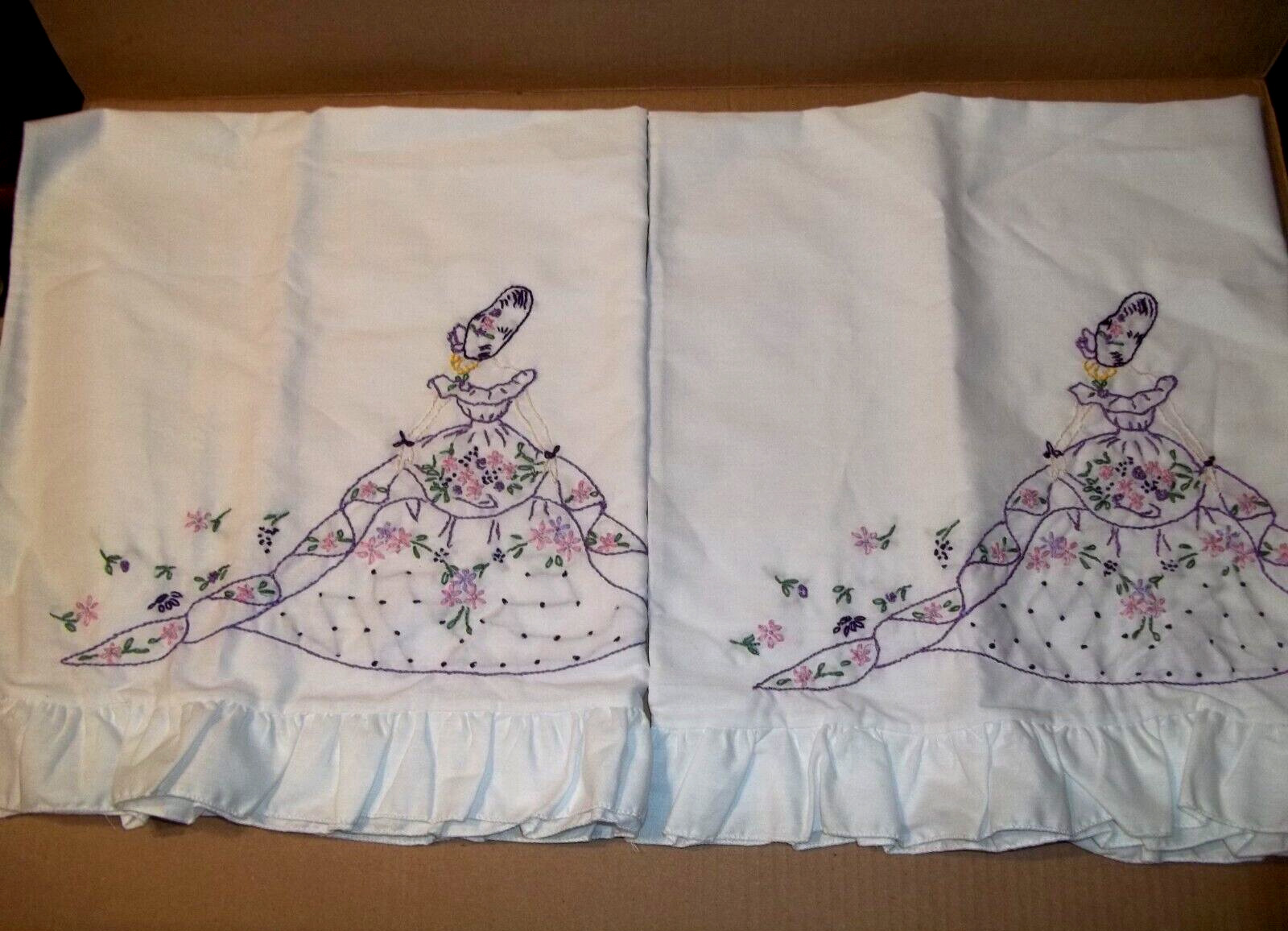 2 White Embroidered Pillowcases Purple Lavender Victorian Southern Lady Ruffled