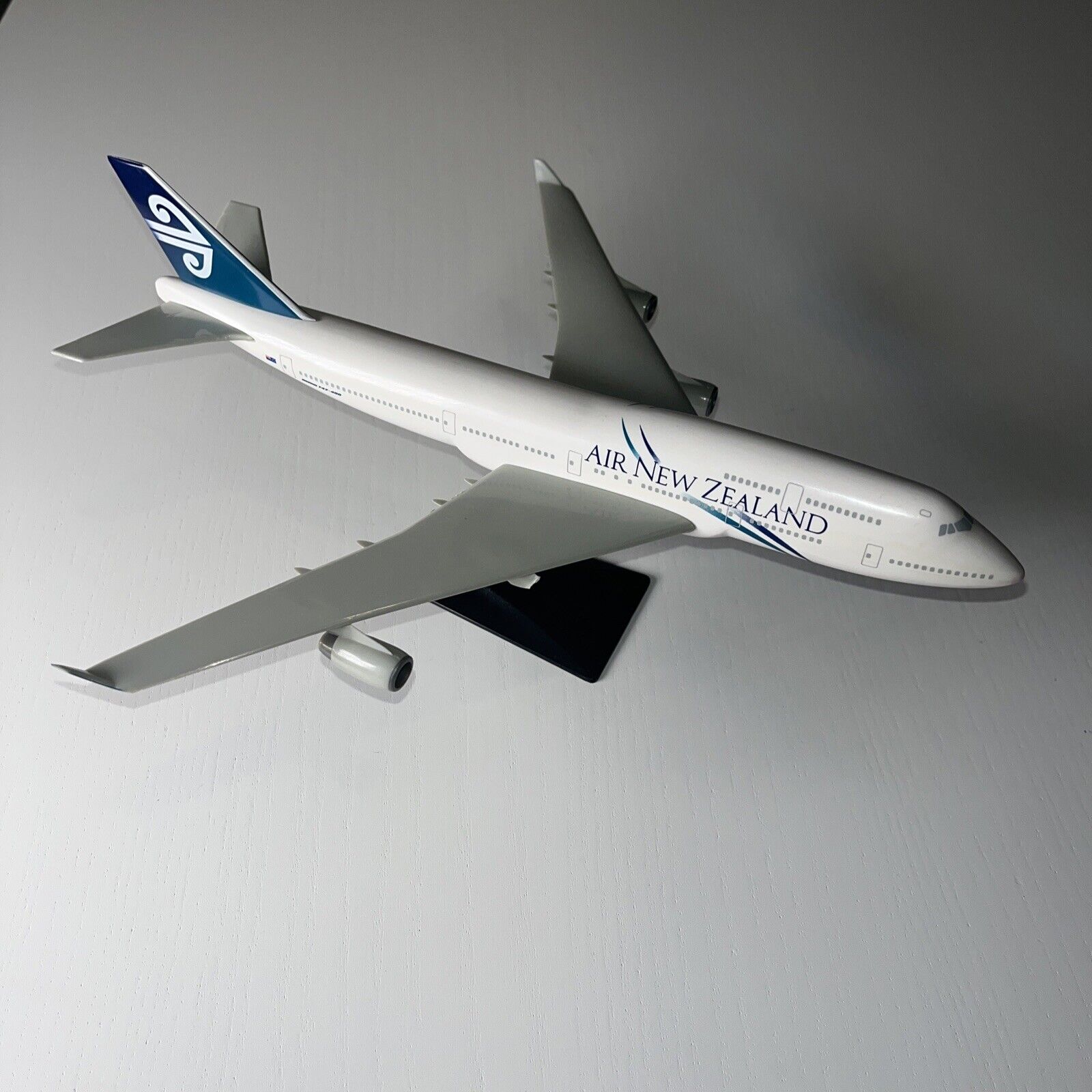 Flight Miniatures Air New Zealand Boeing 747-400F Desk Top 1/250 See Description