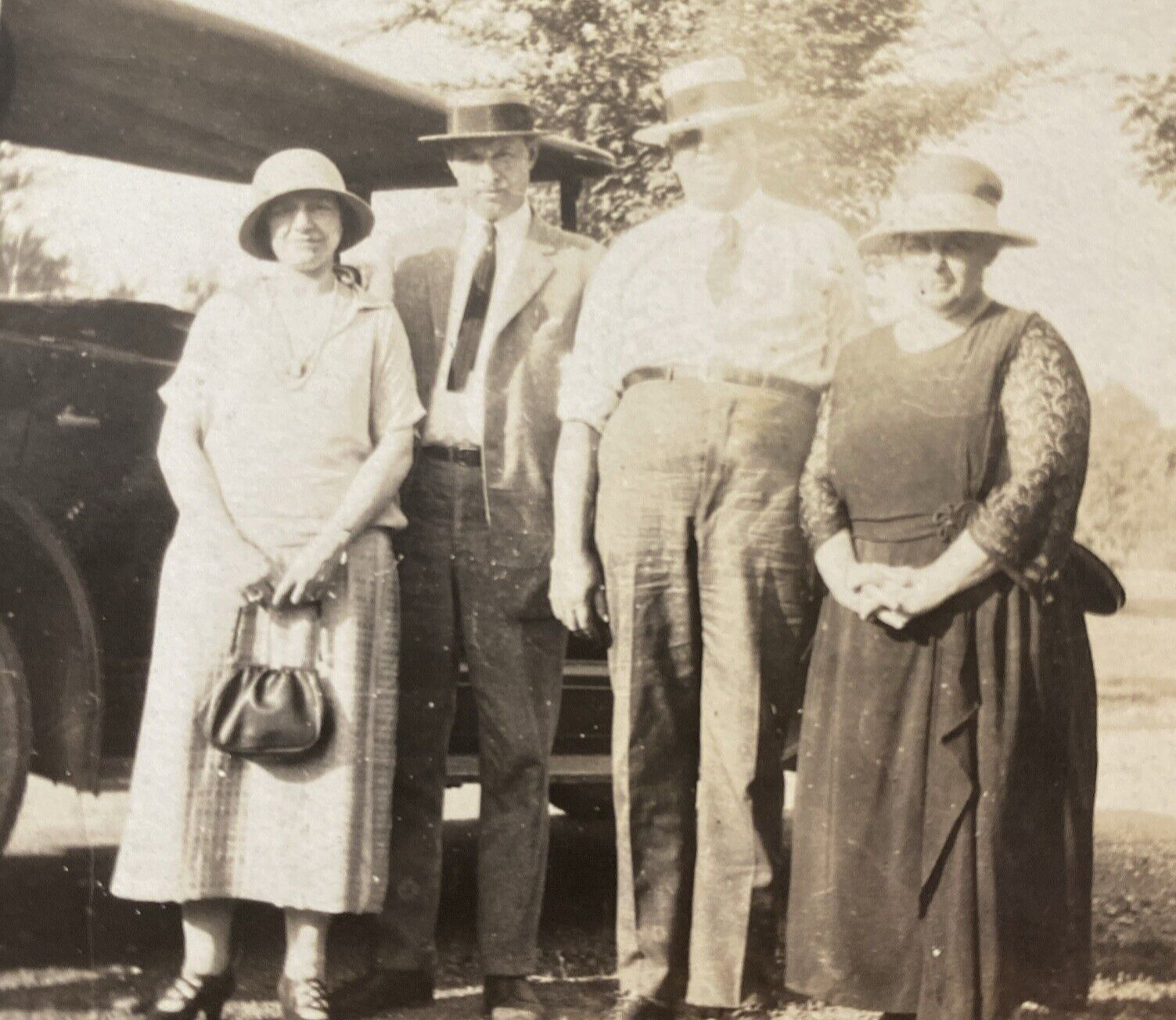 Antique Vintage 1910s Men Woman Car Family Fashion Original Real Photo P11d17