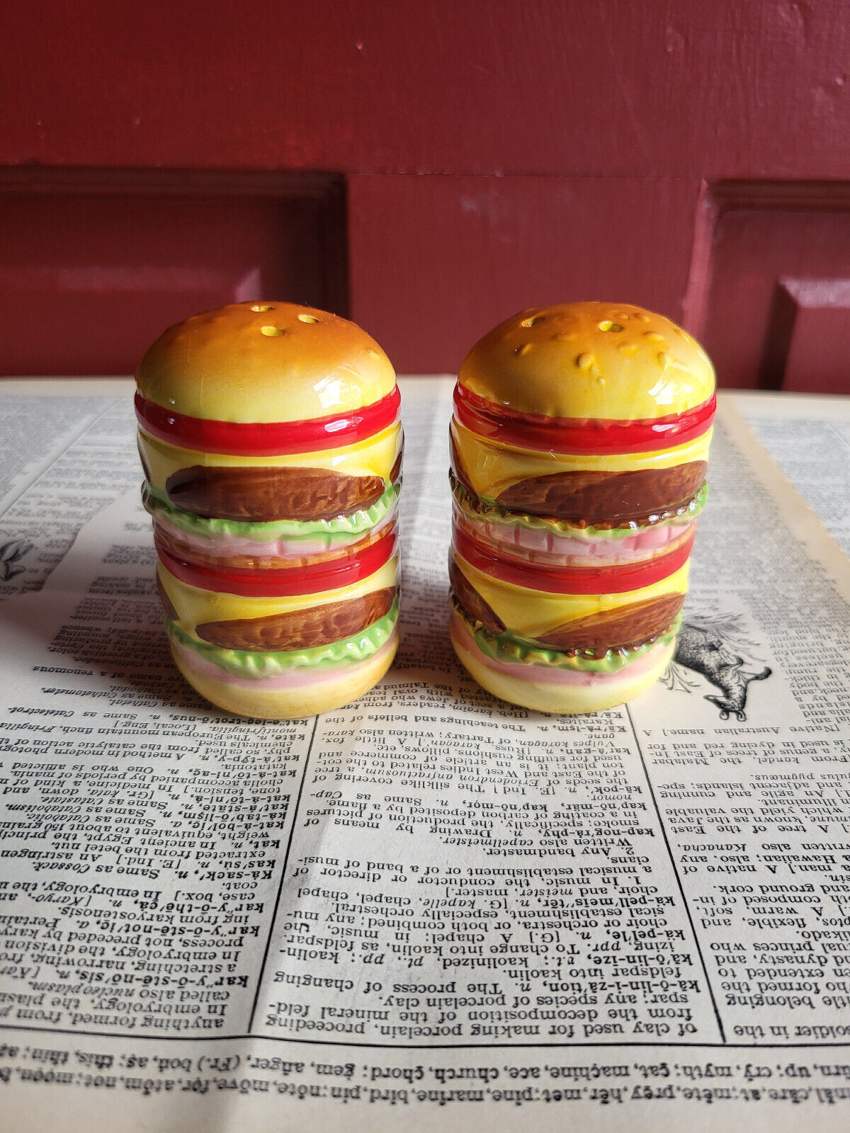 Ceramic Double Cheeseburgers Salt & Pepper Shaker Set Stacked Hamburger w/ Plugs