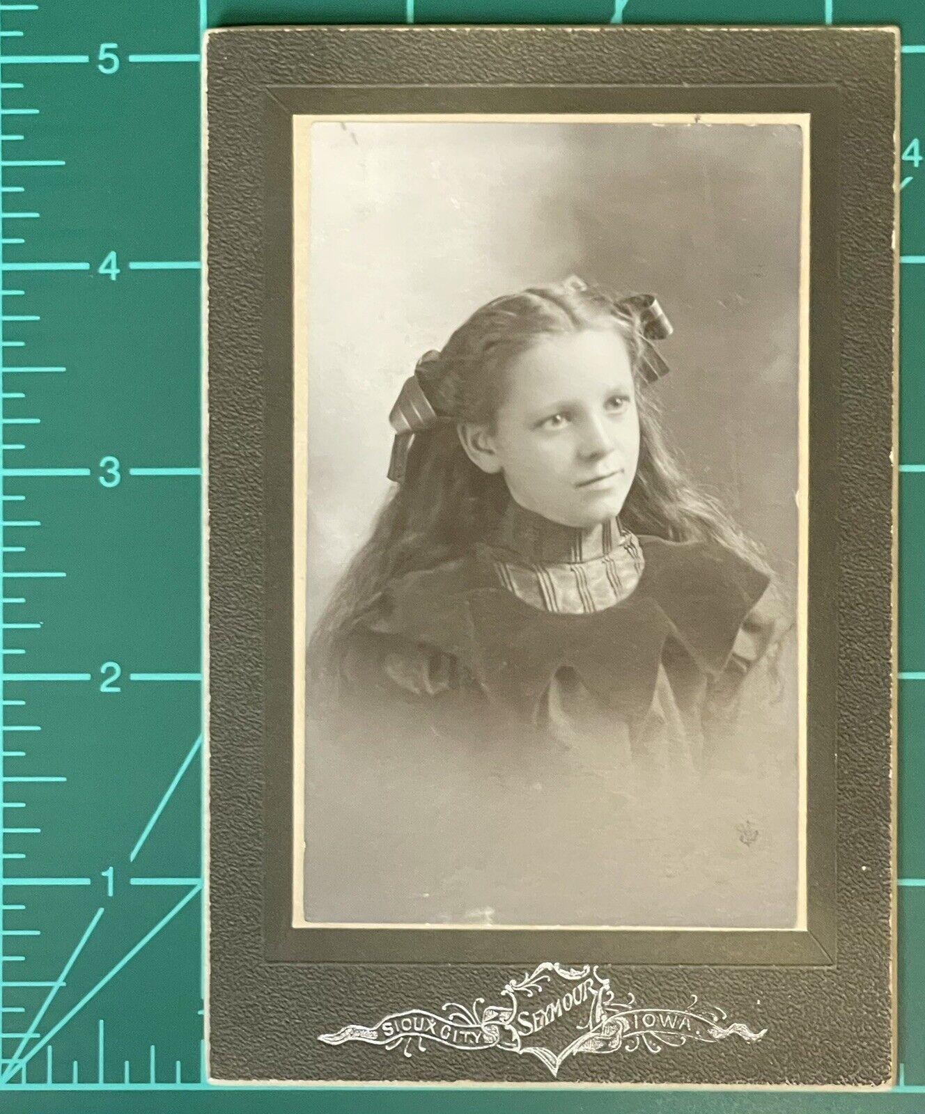 Antique Small Photo On Board Pretty Young Girl Sioux City, Iowa