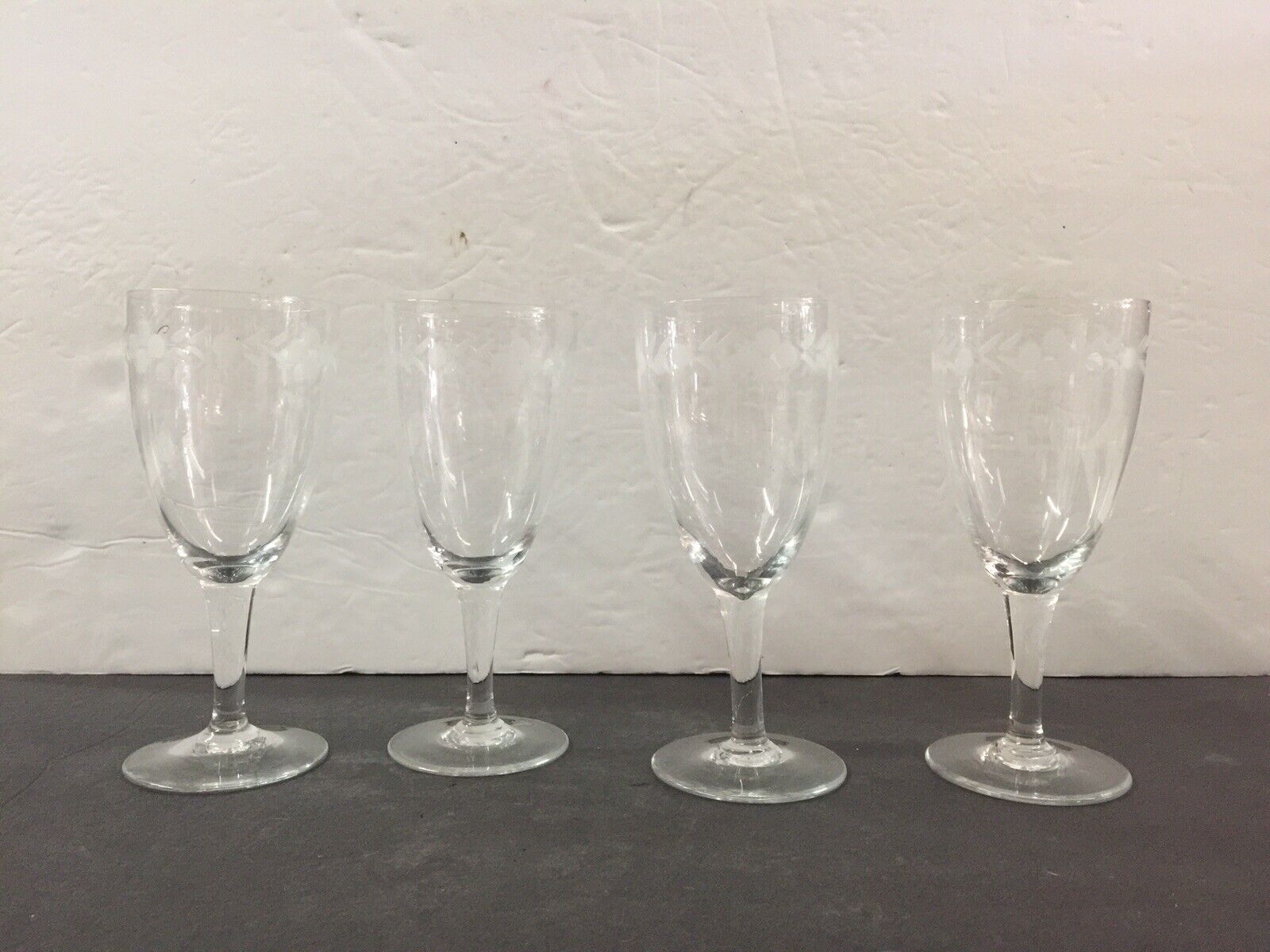 Vintage Antique Set Of 4 Etched Elegant Floral Flower Wine Glass Glasses Set 