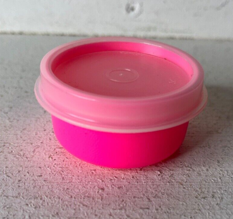 Vintage Tupperware Smidgets 1 oz Travel Pill Container #1463 Hot Pink NEW