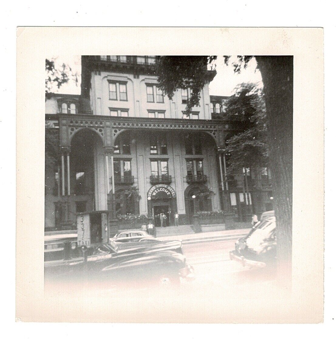 Grand Union Hotel Entrance Saratoga Springs Cars 1940s Vtg Found Photo Snapshot