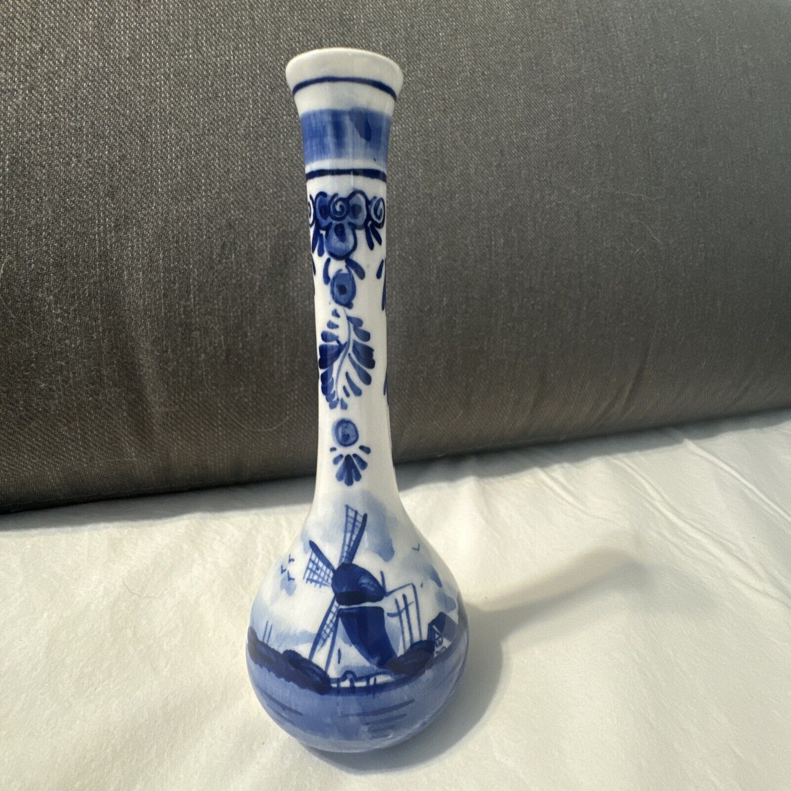Beautiful Vintage DA Hand Painted Delfts Blue Bud Vase 6 1/4\