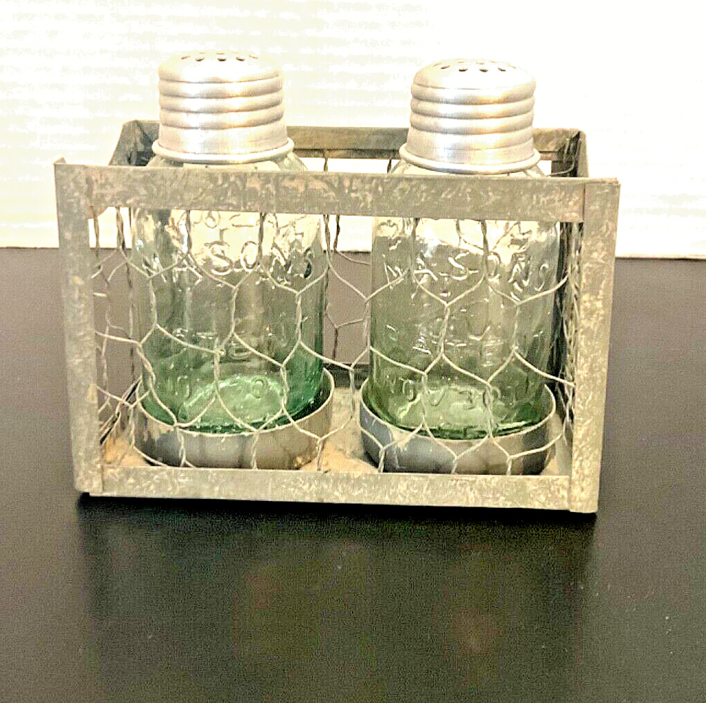 VINTAGE CTW Home collection Mason Jar Salt & Pepper Shakers CHICKENWIRE CADDY