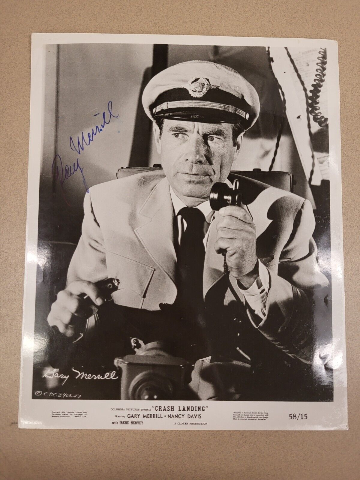 Gary Merrill American Film Actor Signed B&W Photo Of Movie Crash Landing 8