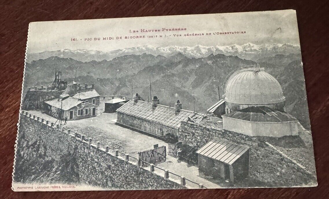 Vintage Unused Postcard Les Hautes Pyrenees France Observatory