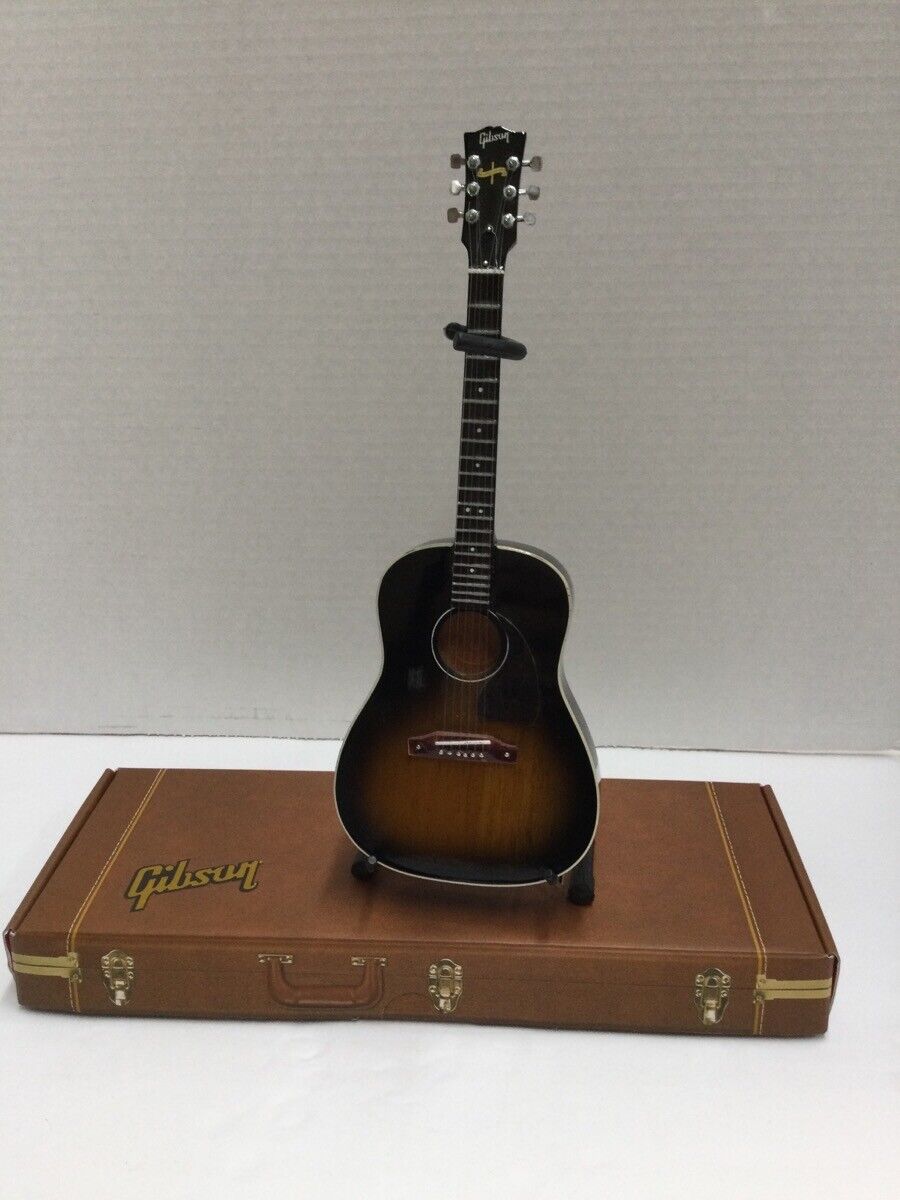 Axe Heaven GG-630 Gibson J-45 Vintage Sunburst Miniature Guitar. (CJL043835)