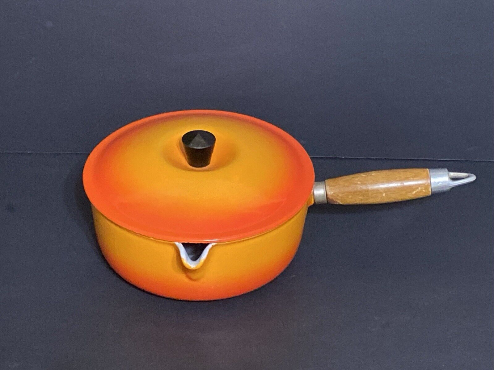 Vintage LE CREUSET Flame Orange #20 SAUCEPAN W/ Pour Spout Wood Handle 8”