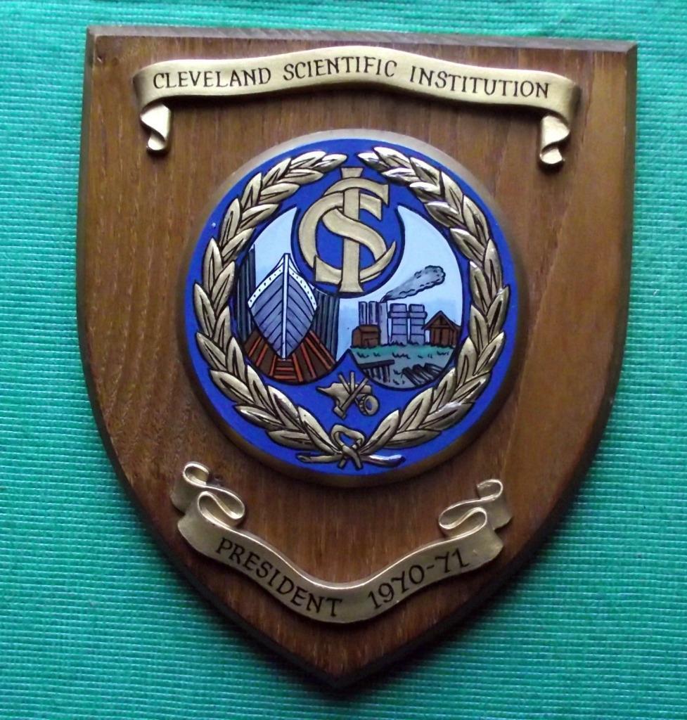 c1970 Cleveland Scientific Inst University College School Crest Shield Plaque