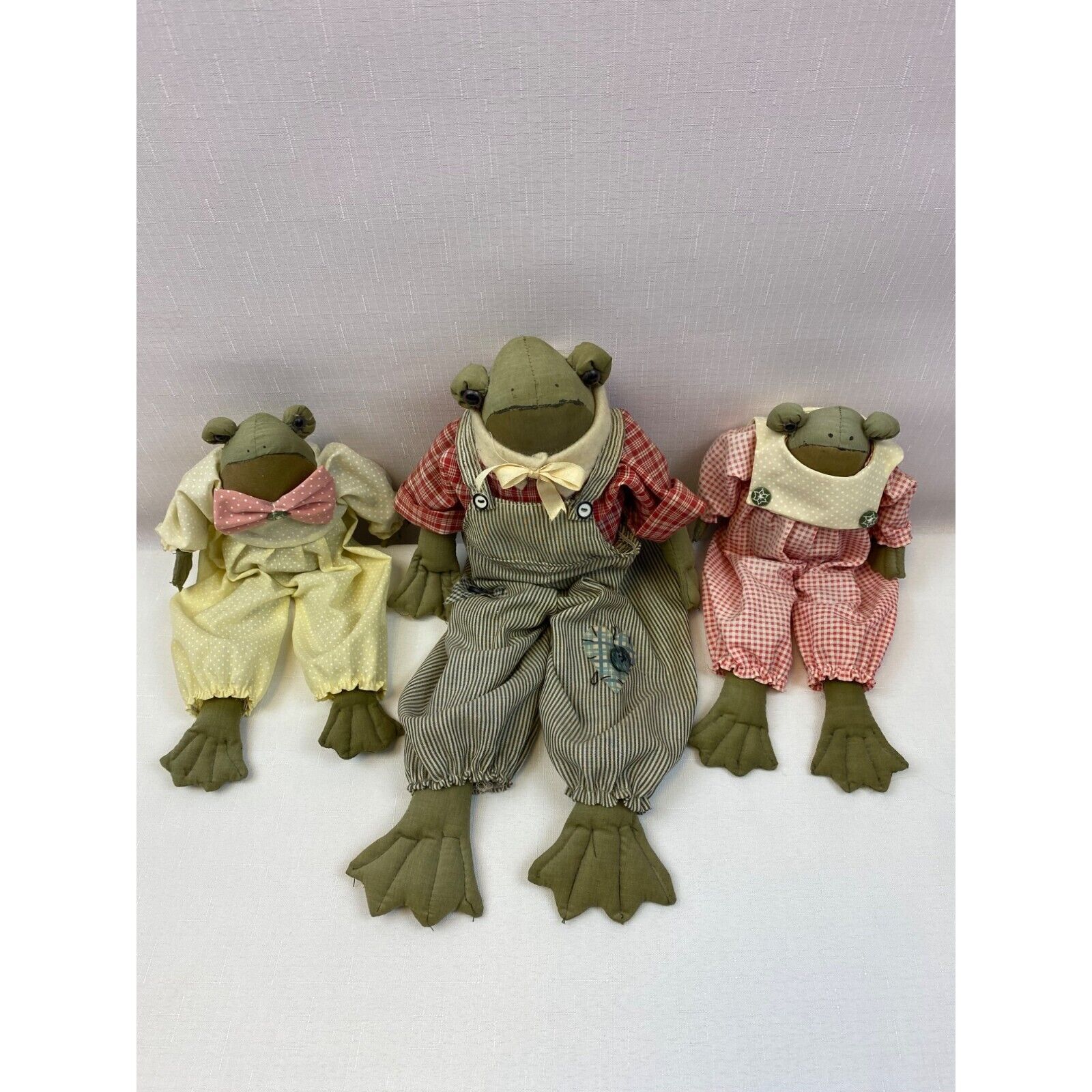 Frog Family Lot Of 3 Figurine Plush Collection Farmhouse Decorative Gift Vtg