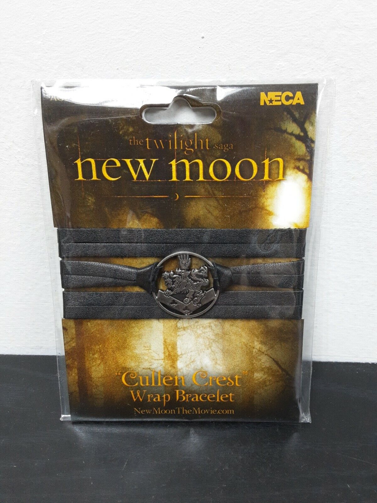 Twilight New Moon Edward Cullen Crest Wrap Bracelet NECA NIP Vintage Rare