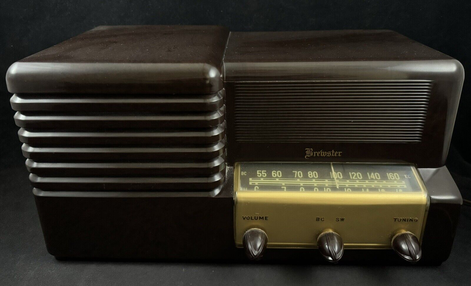 Vintage 1946 Brewster 9-1084 Walnut Superheterodyne Vaccum Tube Radio