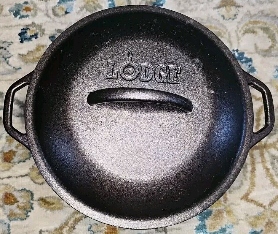 Vintage Lodge 10 1/4 8DOL USA Cast Iron Dutch Oven Pot #8 With Self Basting Lid