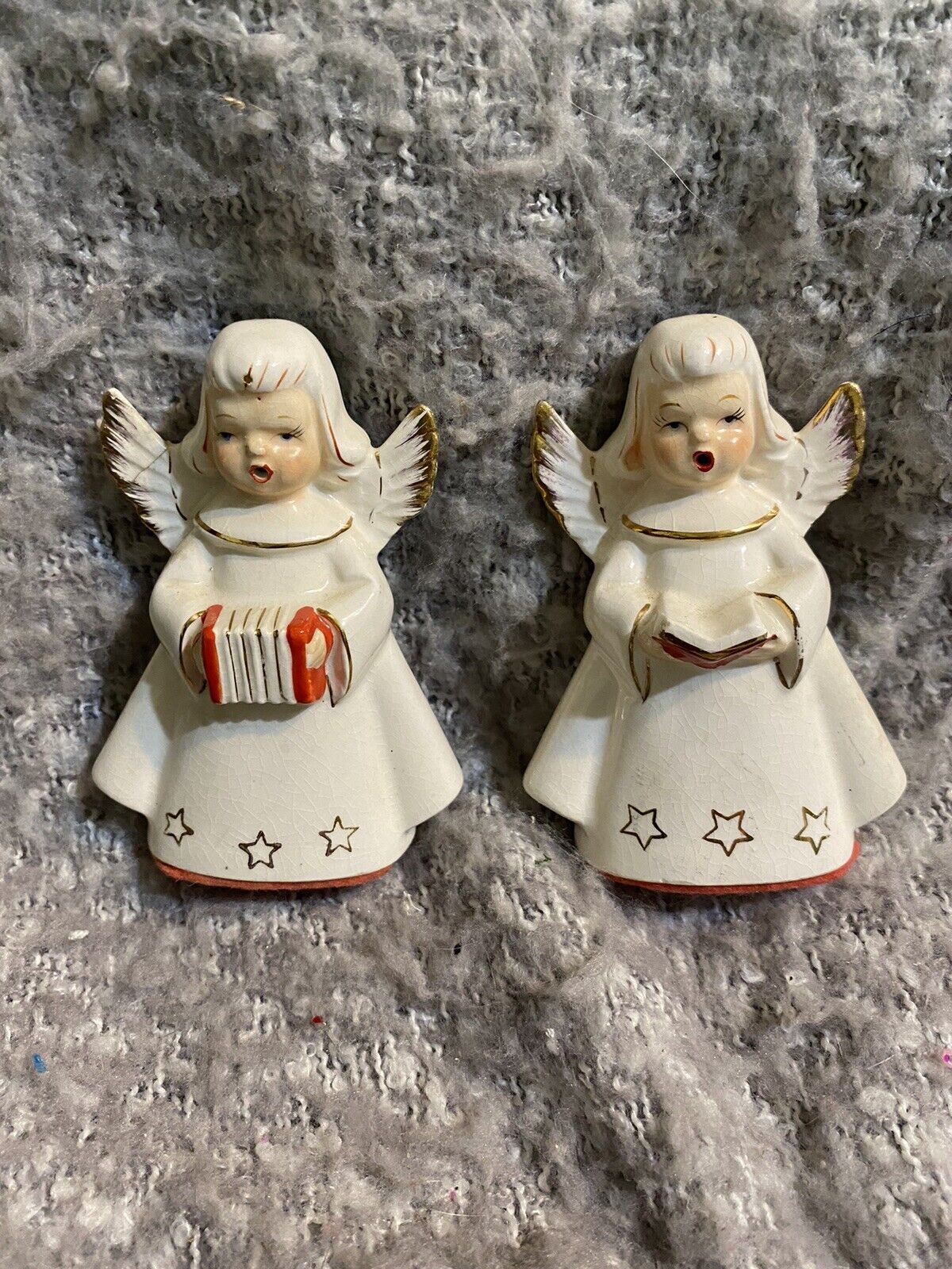 2 Vintage Christmas Angels with Singing Accordian Ceramic from Japan 4\