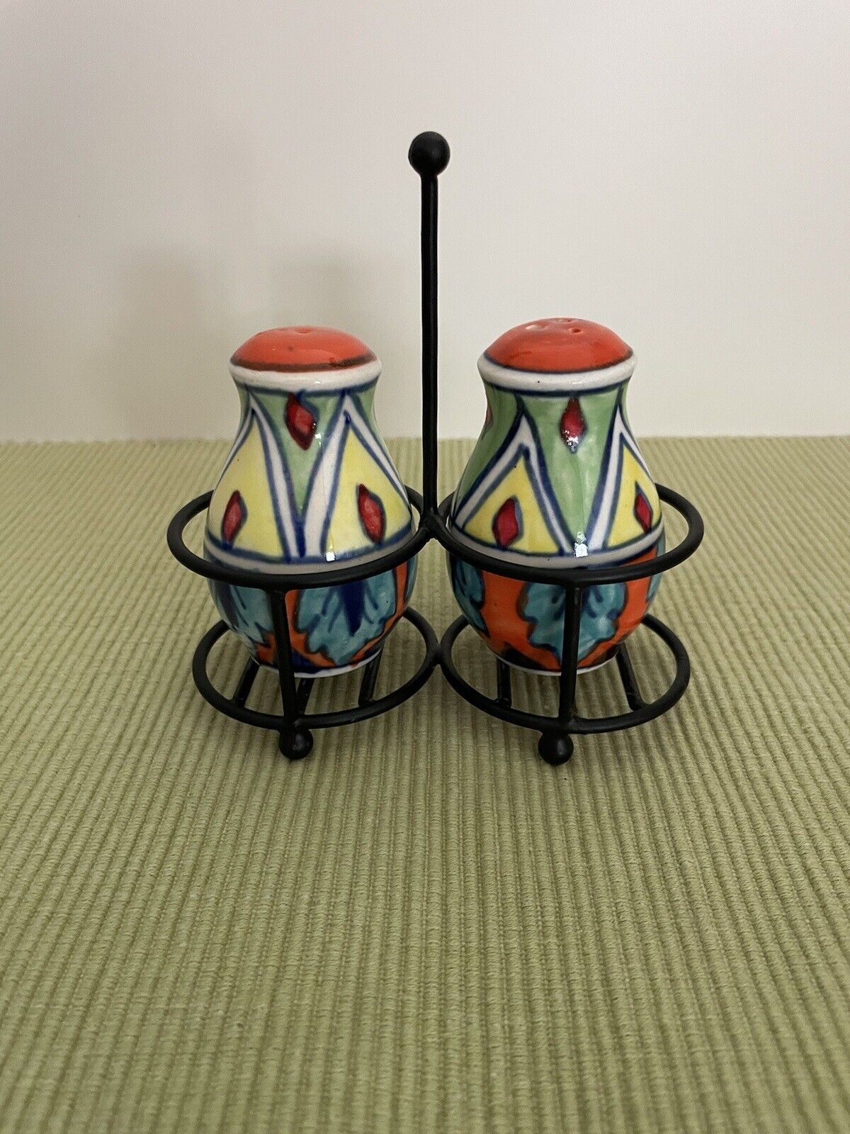 Hand Painted Mexican Pottery Talavera Style Salt And Pepper Shakers