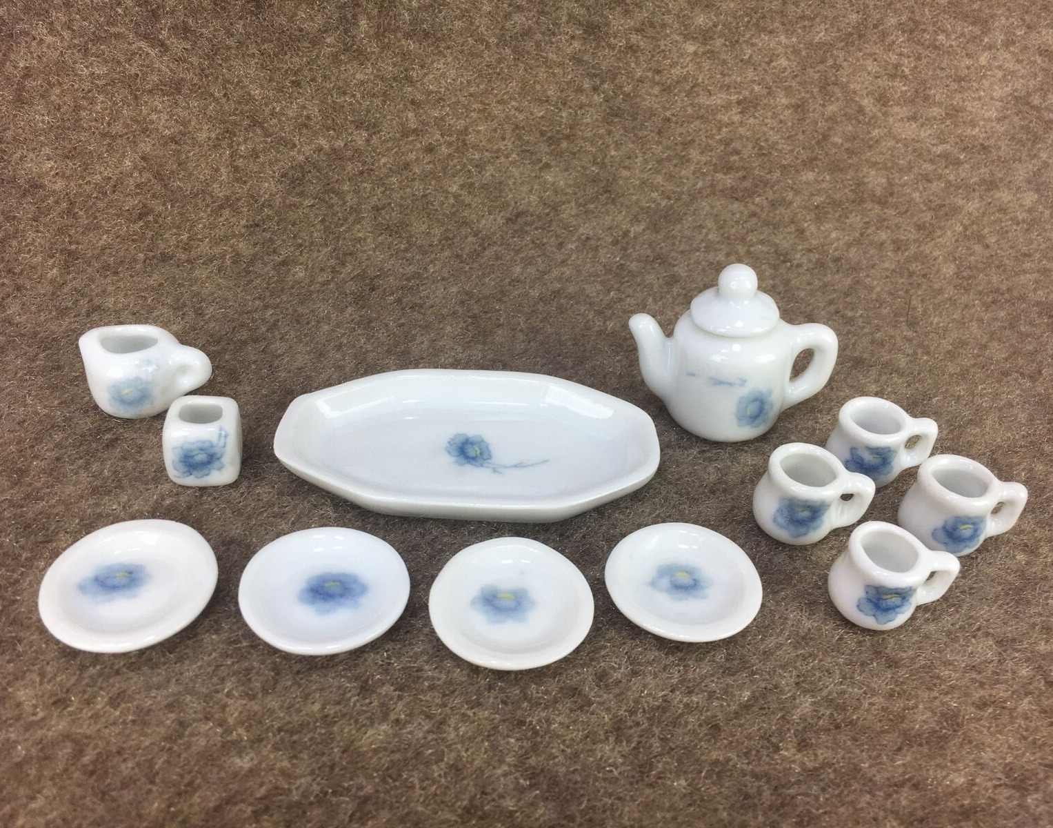 Pretty Port Ltd Miniature Doll House 13 Pieces Fine White And Blue China Tea Set