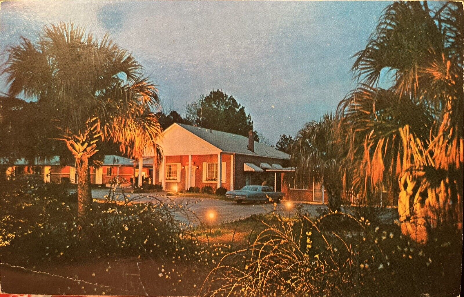 Hardeeville SC South Carolina - Lin-Dell Motel  chrome postcard c1960s