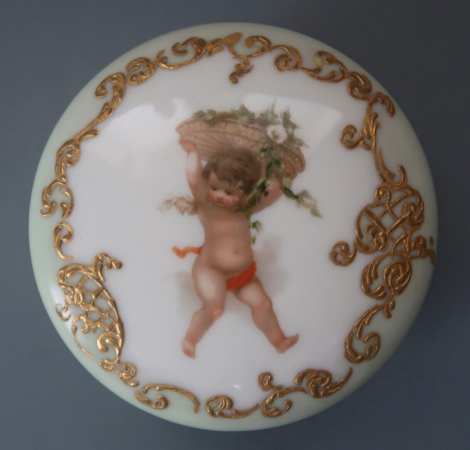 T&V Limoges France Antique Porcelain Vanity Cherub Powder Box/Jar  4.5