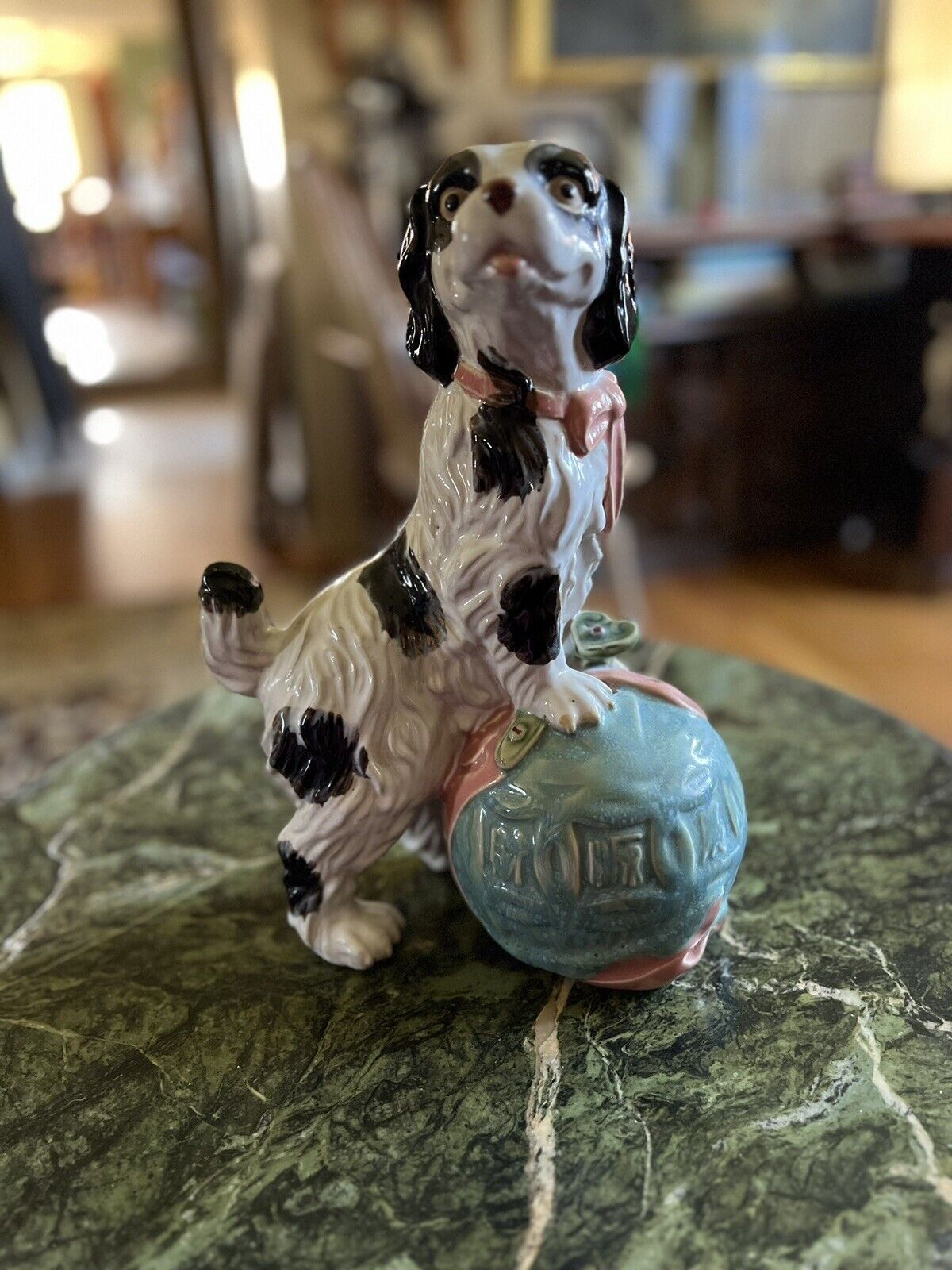 Vintage Staffordshire Style King Charles Spaniel Foo Dog On Ball Ceramic Statue