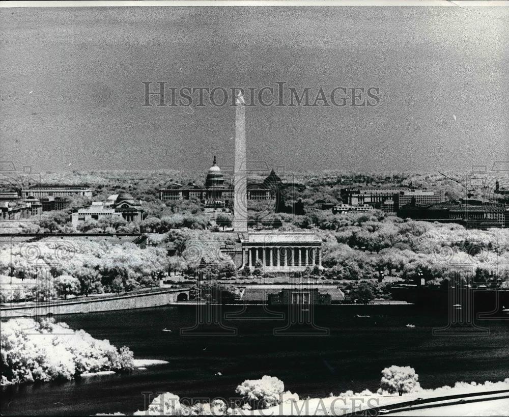 1965 Press Photo Washington, D. C. rises in Architectural Majesty above Potomac