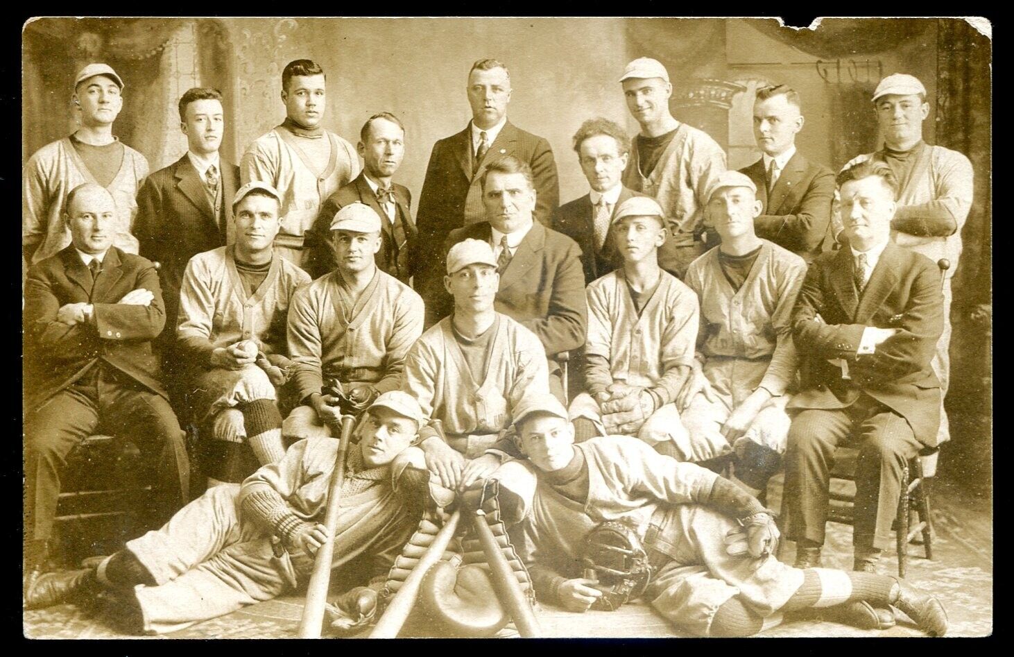 RIVIERE DU LOUP Quebec 1910s R du L Baseball Team Sport. Real Photo Postcard