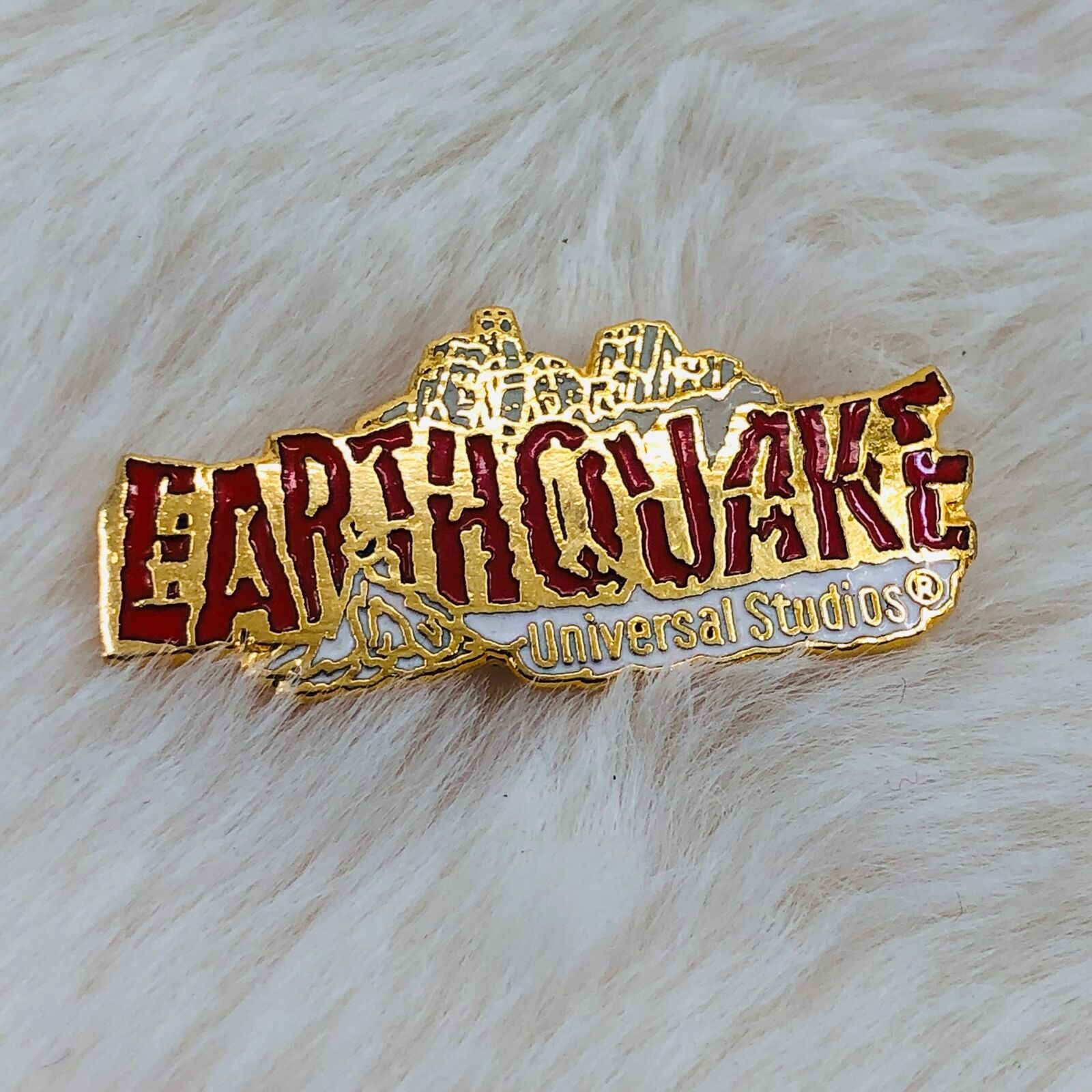 Vtg 1989 Earthquake the Ride Universal Studios Souvenir Enamel Lapel Pin