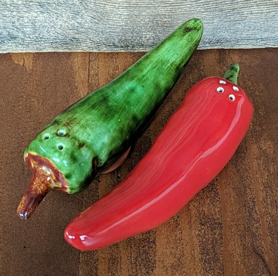 VTG Chili Pepper Salt & Pepper Shakers Red Green Kitchen Southwest Kitsch