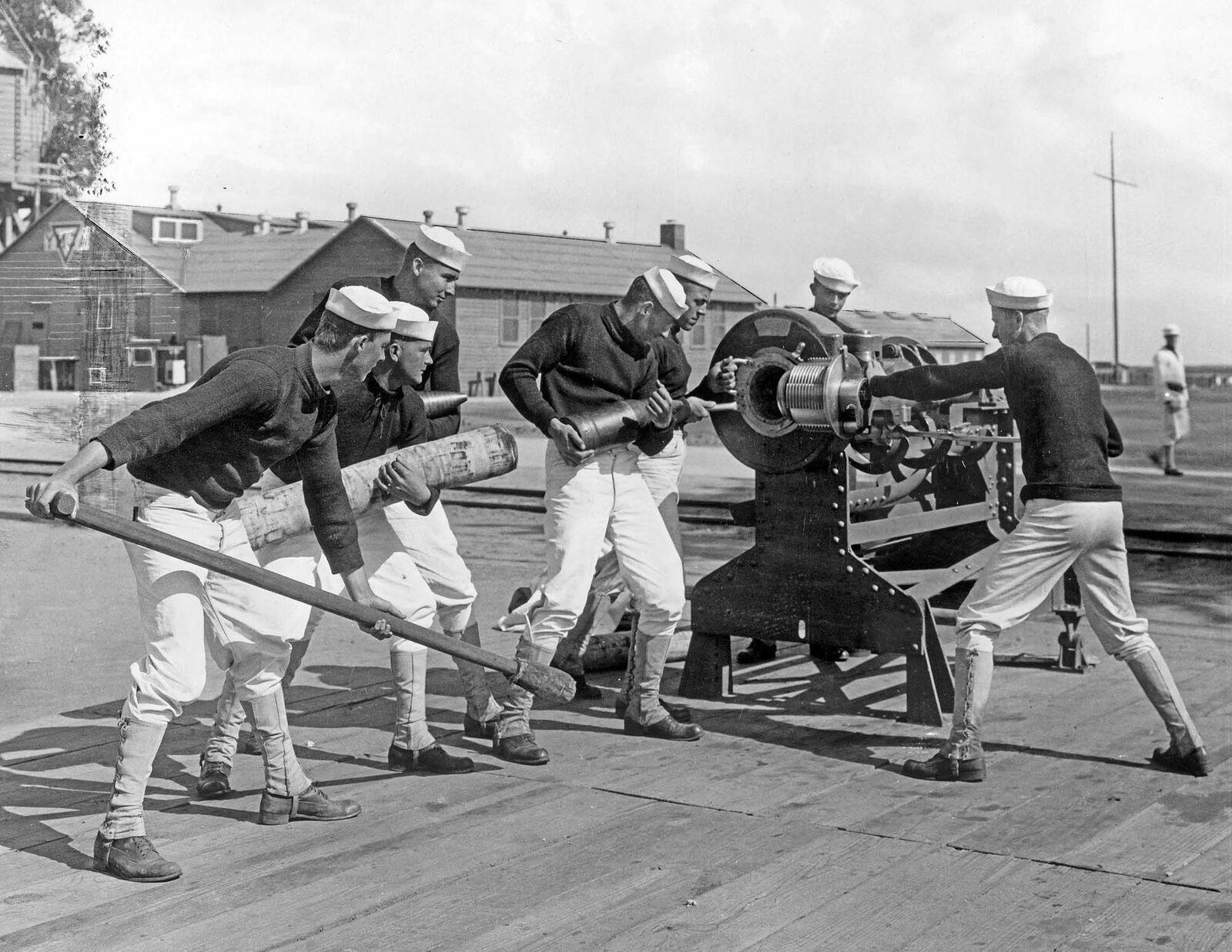 1918 Sailors Firing Big Guns Camp Wissahickon NJ Old Photo 8.5\