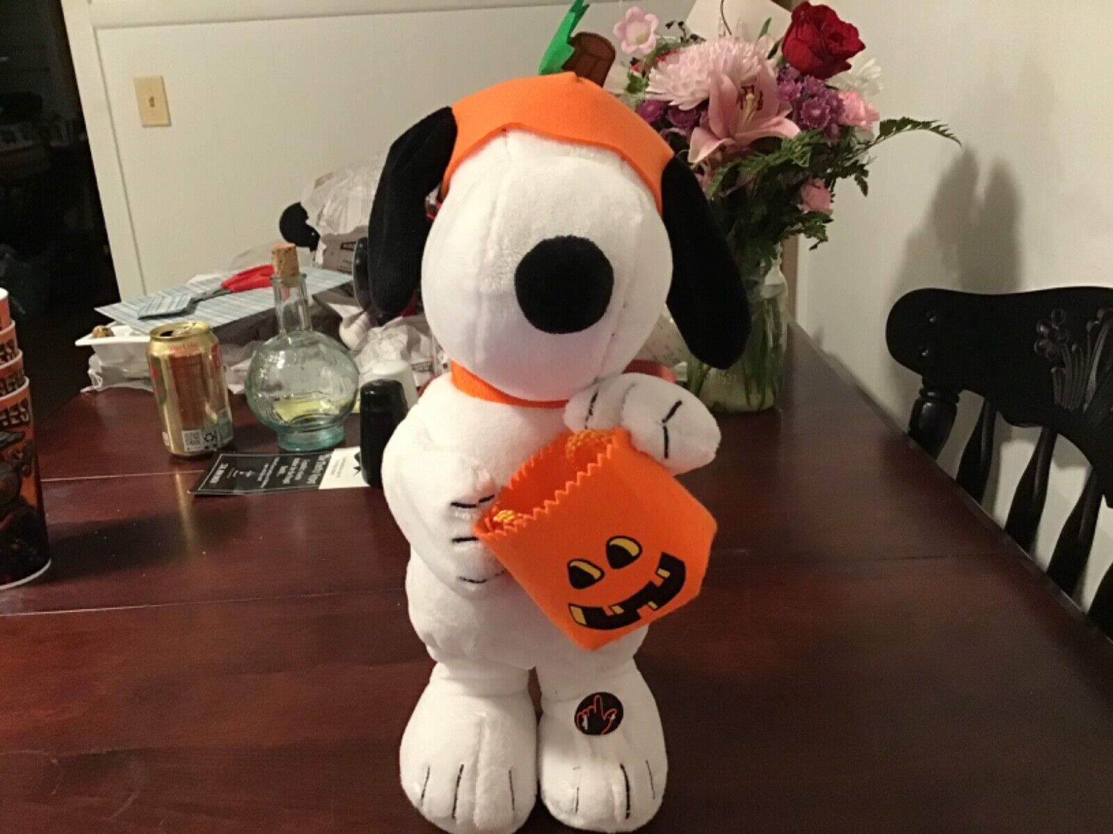 2015 Peanuts Snoopy Dancing to Peanuts Theme Song