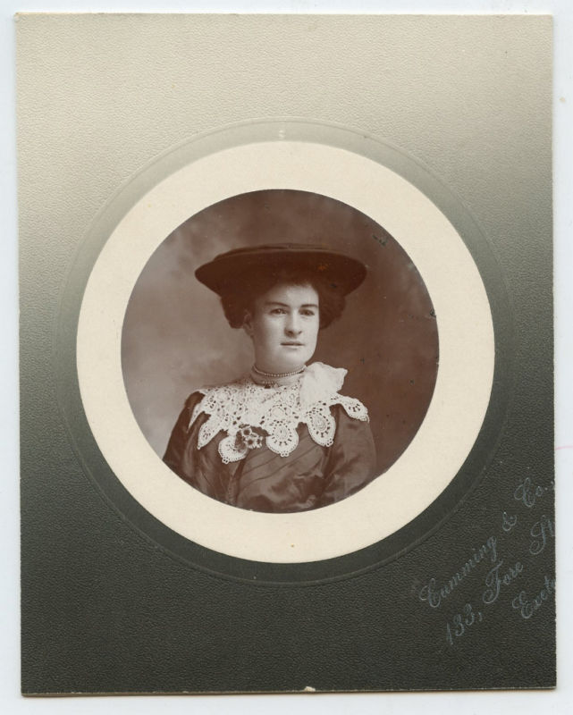 Antique Photo - Pretty Young Lady-Lg Hat & Lace Collar