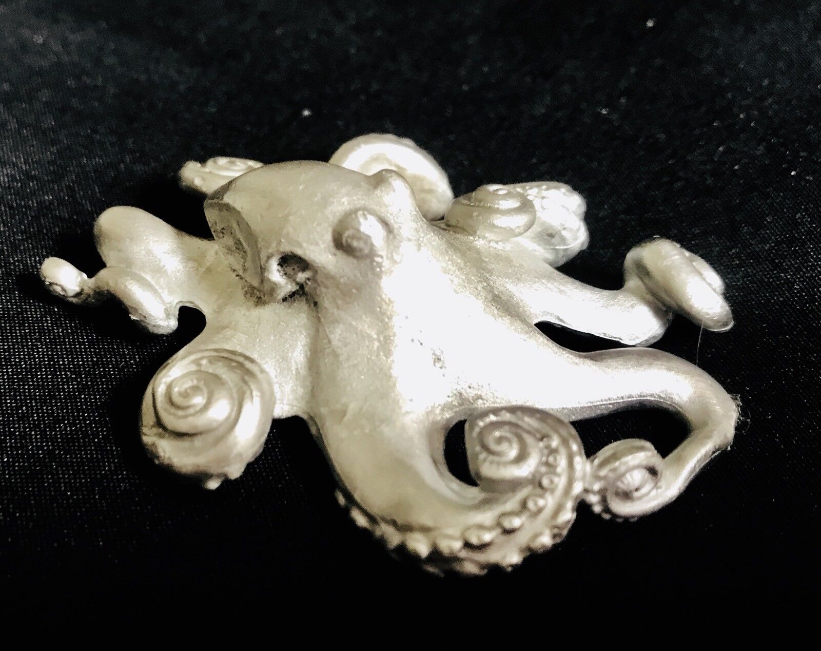 Pewter Silver Octopus Tentacles Fish Sea Ocean Beach 2-3/4” Figurine I