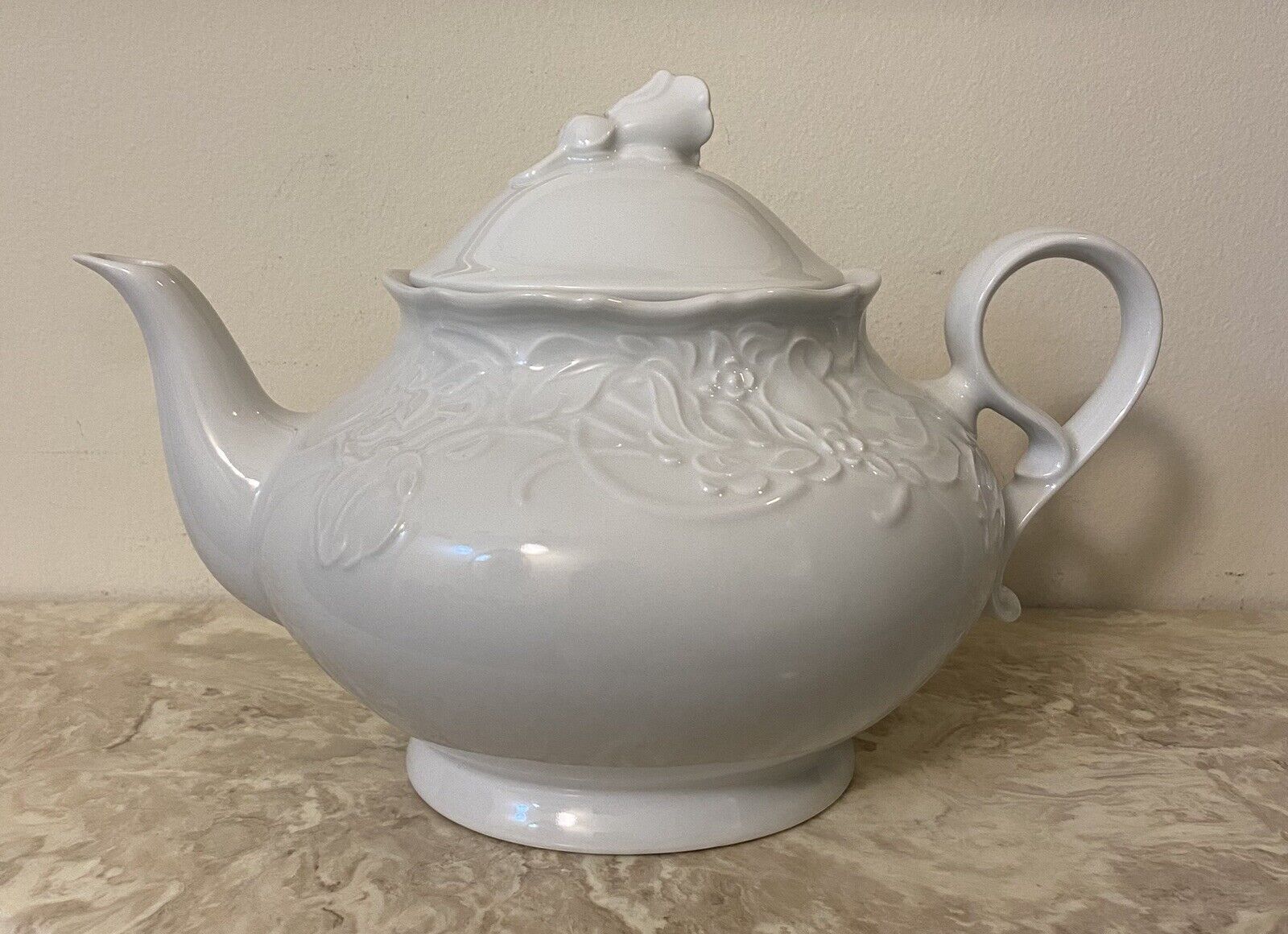 Vintage Mitterteich Bavaria White Embossed Porcelain Tea Pot  Decorative Germany